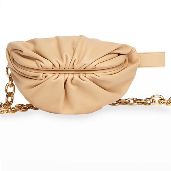 BOTTEGA VENETA
Nappa The Belt Chain Pouch Almond - Picture 10 of 10